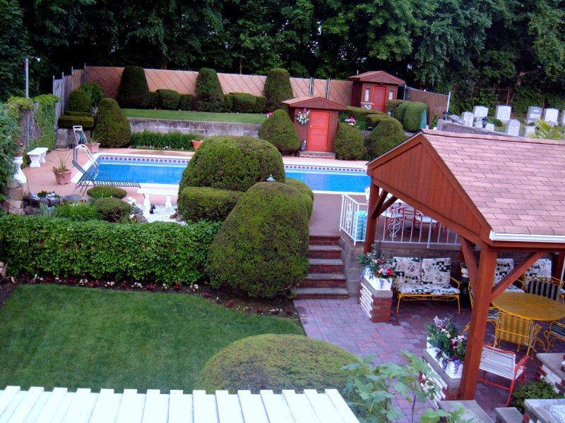 Yard Landscaping Pictures & Ideas: Blue Collar Backyard